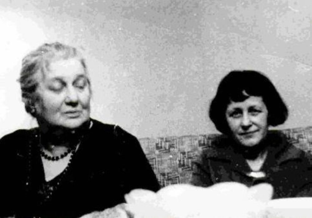 Анна Андреевна Ахматова и Мария Сергеевна Петровых