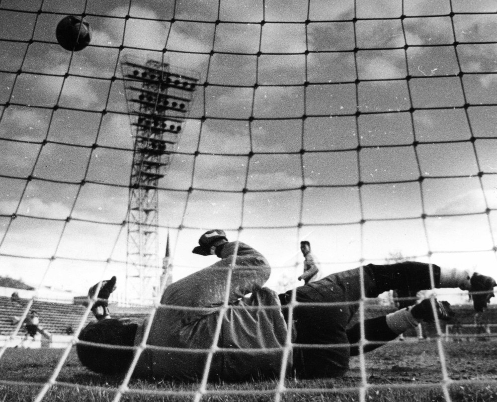 Мяч отбит. Фото В.Юрасова