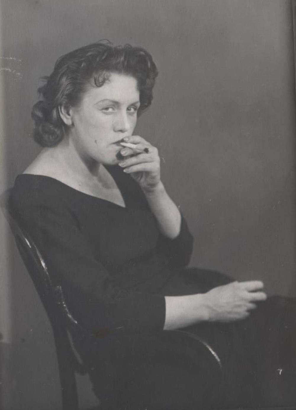 Тамара Никольская в спектакле "Последняя остановка" Э.-М. Ремарка