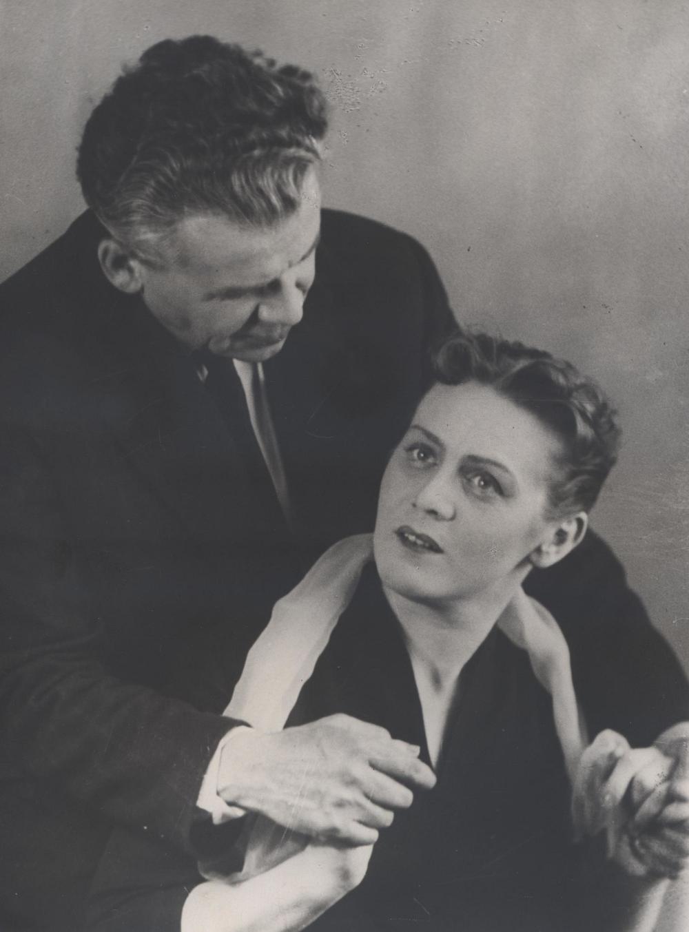 Тамара Никольская в спектакле "Пять вечеров" А. Володина