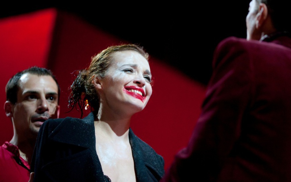 Анастасия Светлова в спектакле "Екатерина Ивановна". Фото Т.Кучариной